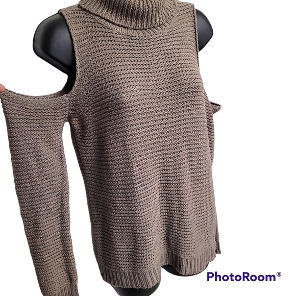 Design Lab Tan Brown Loose Knit Cold Shoulder Turtleneck Sweater - Picture 2 of 9